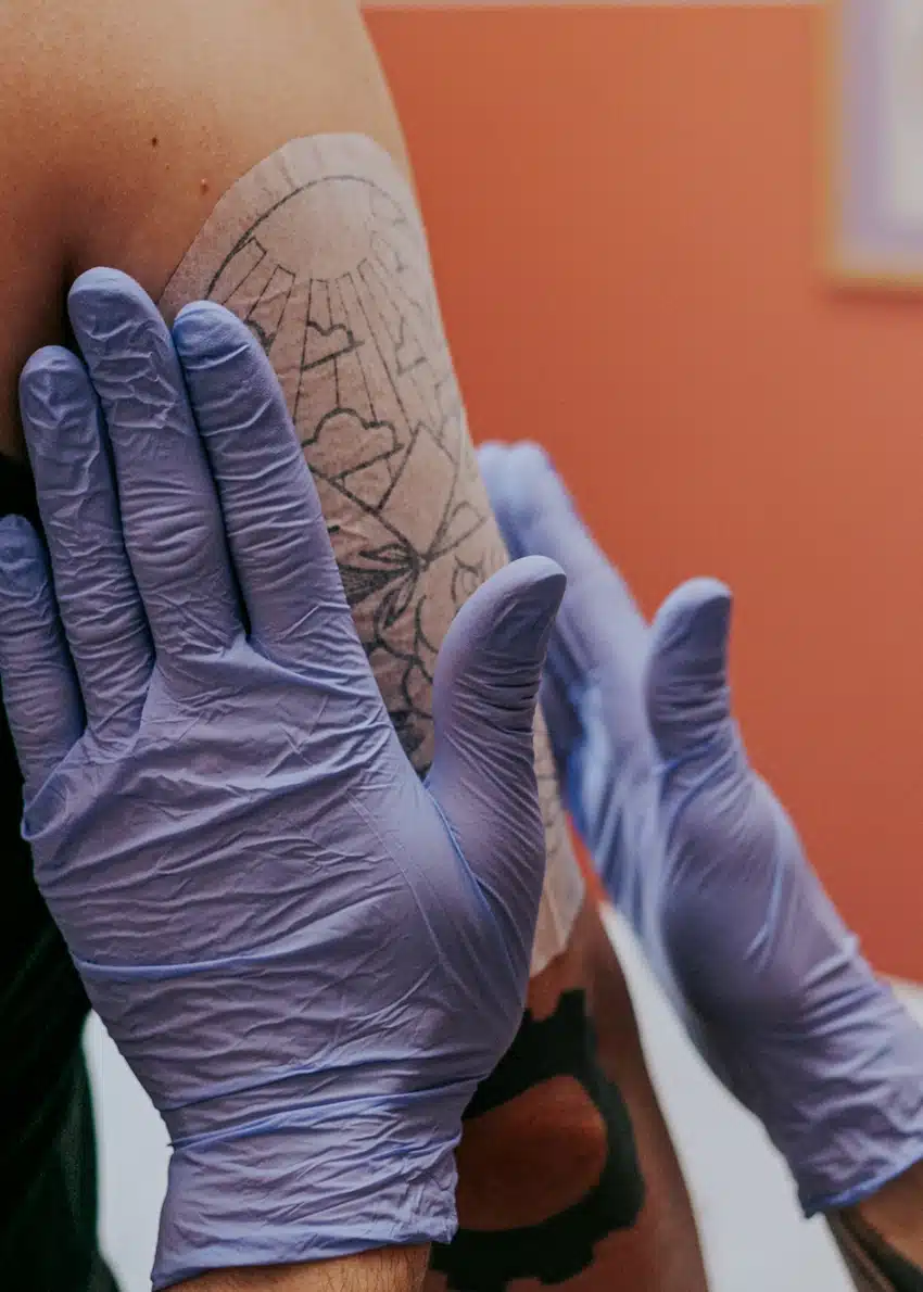 Prestation de photographie d'entreprise pour Herya (Antoine), tatoueur à Bagnères de Bigorre.