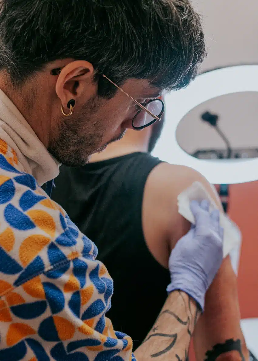 Prestation de photographie d'entreprise pour Herya (Antoine), tatoueur à Bagnères de Bigorre.