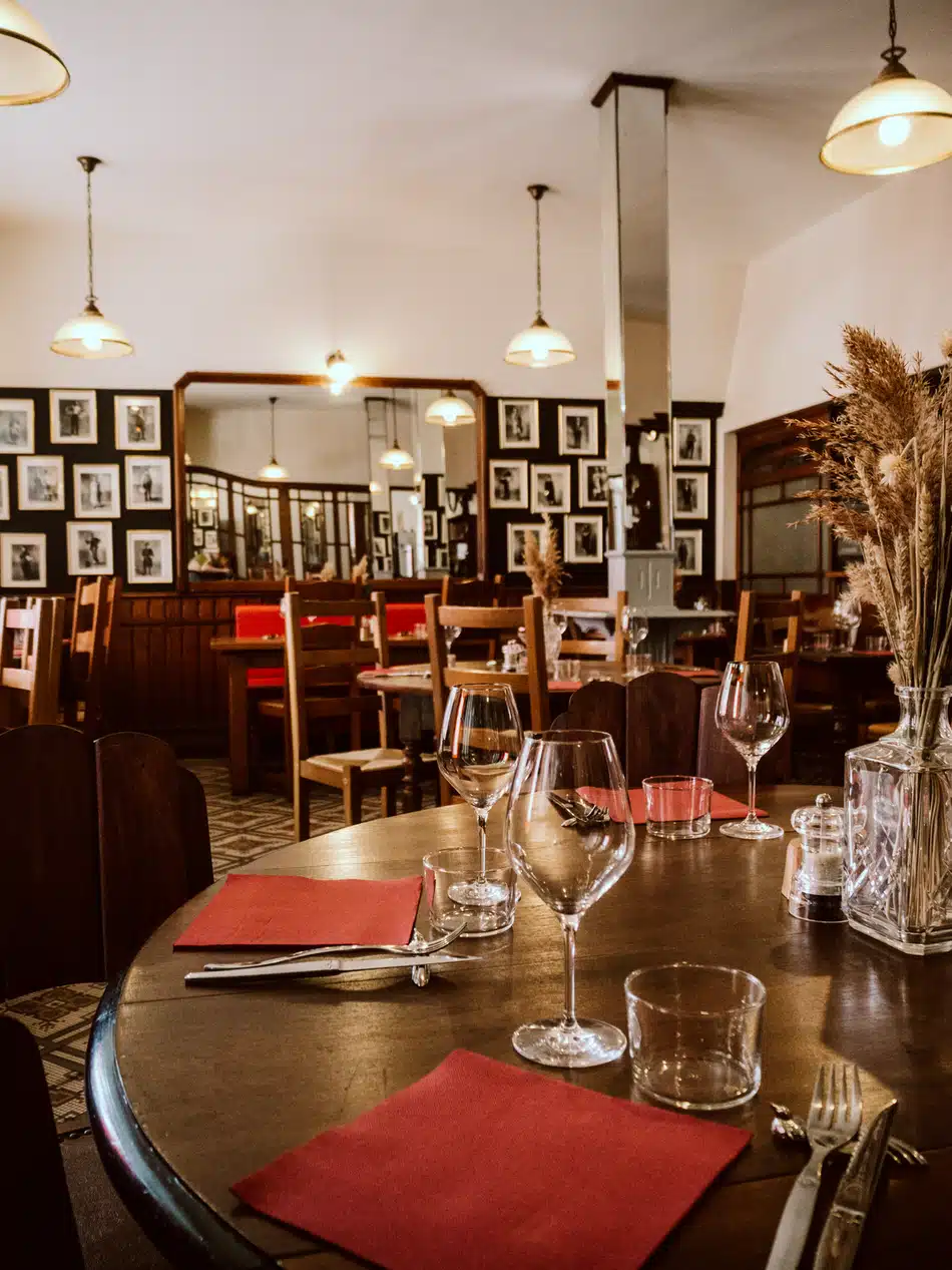 Photographie d'entreprise pour le restaurant vintage La Courte Echelle à Bagnères de Bigorre