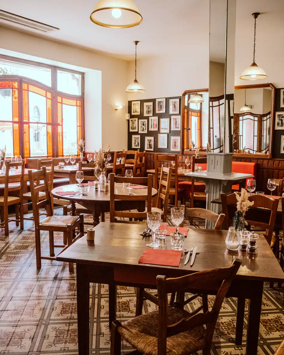 Photographie d'entreprise pour le restaurant vintage La Courte Echelle à Bagnères de Bigorre