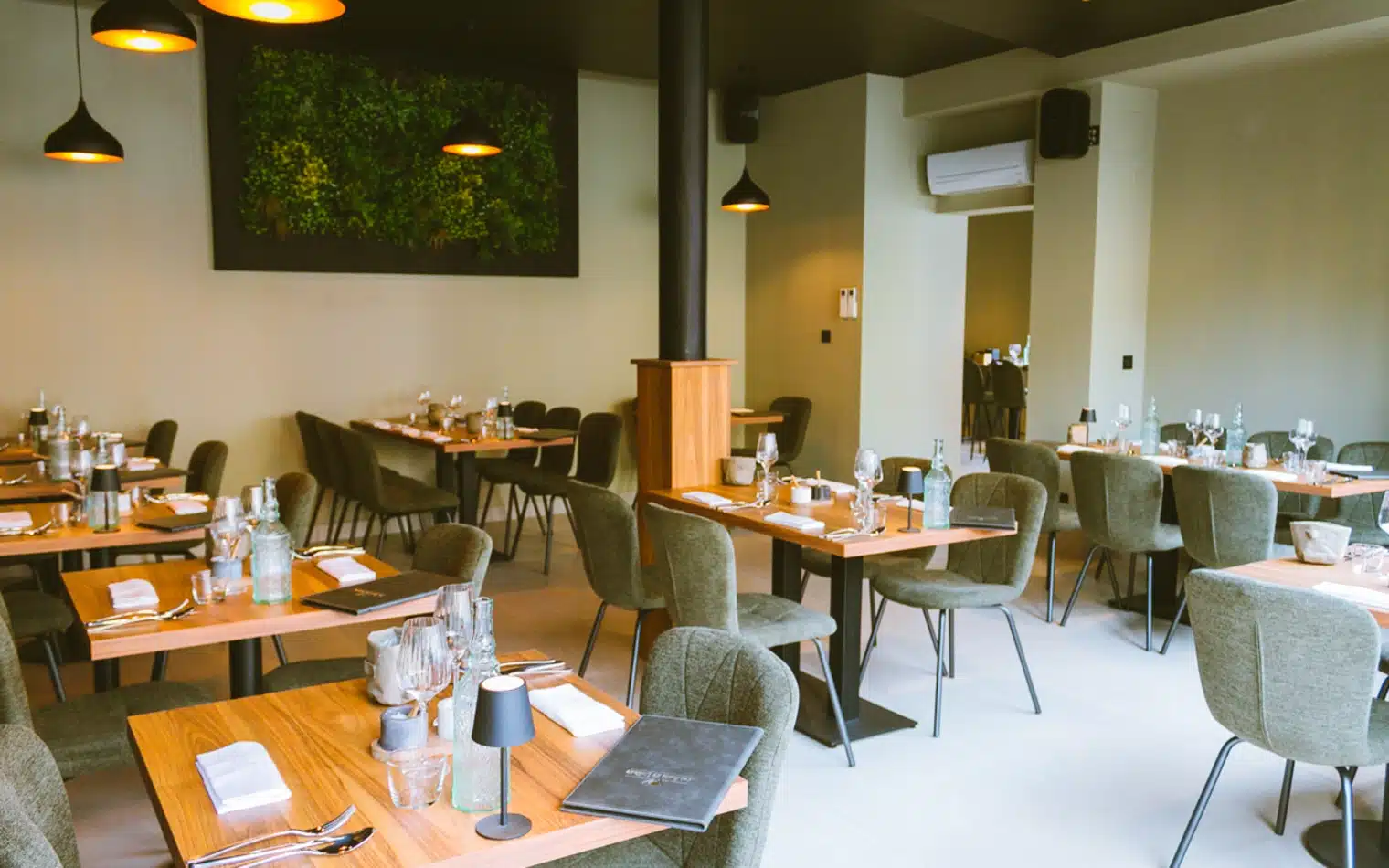 Prestation de photographie d'entreprise à l'occasion de l'ouverture du restaurant Les Tapas de Juliette à Bagnères de Bigorre.