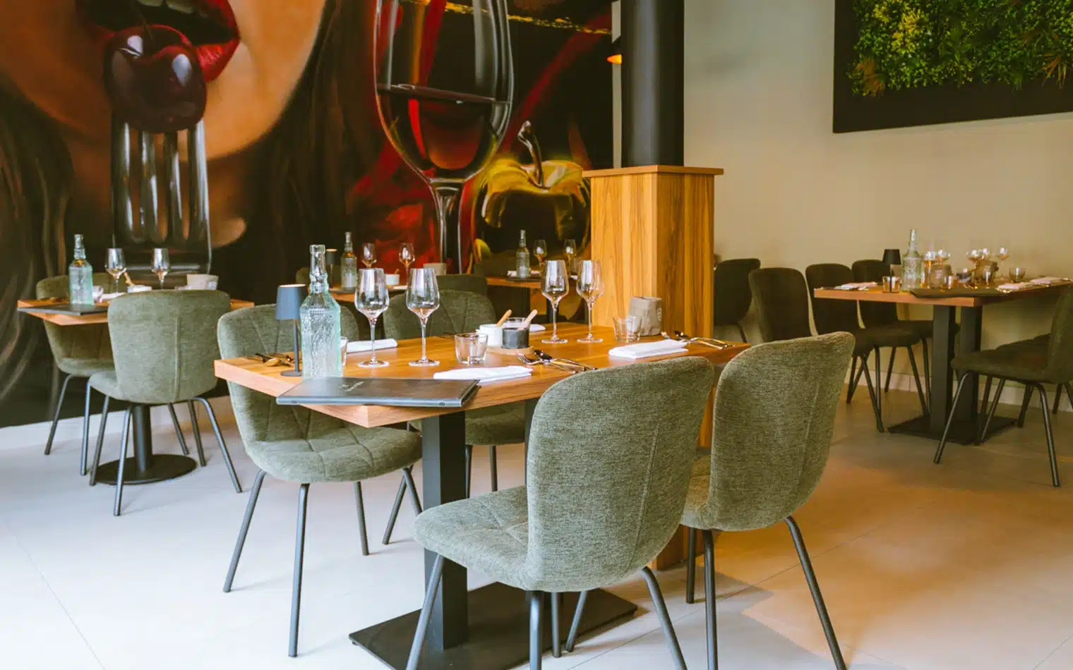 Prestation de photographie d'entreprise à l'occasion de l'ouverture du restaurant Les Tapas de Juliette à Bagnères de Bigorre.
