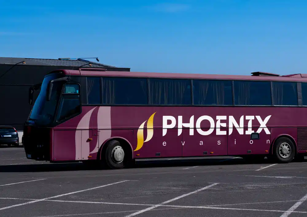 Prestation de graphisme avec la création de la nouvelle identité visuelle de Phoenix Evasion par Chauderon Voyages, organisation de séjours pour séniors dans le sud-ouest - logo, couleurs et éléments graphiques.